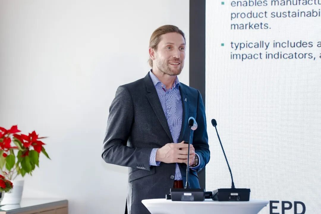 image-20251211125954-8